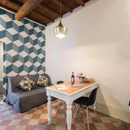 F6 - Santa Croce One Bedroom Flat For 2 Or 3 Guests דירה פירנצה